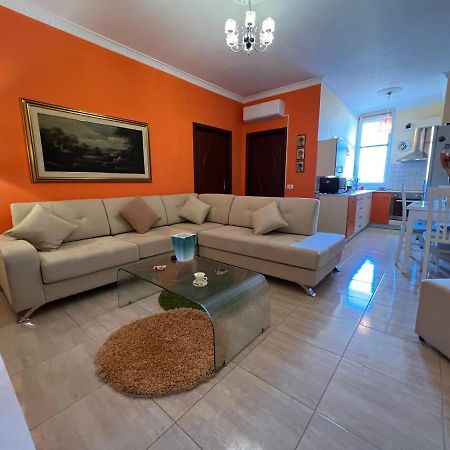 City Center Apartment In Shkodër Exteriör bild