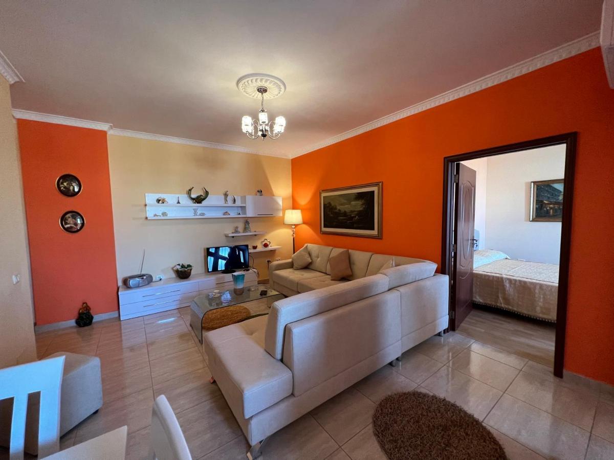 City Center Apartment In Shkodër Exteriör bild