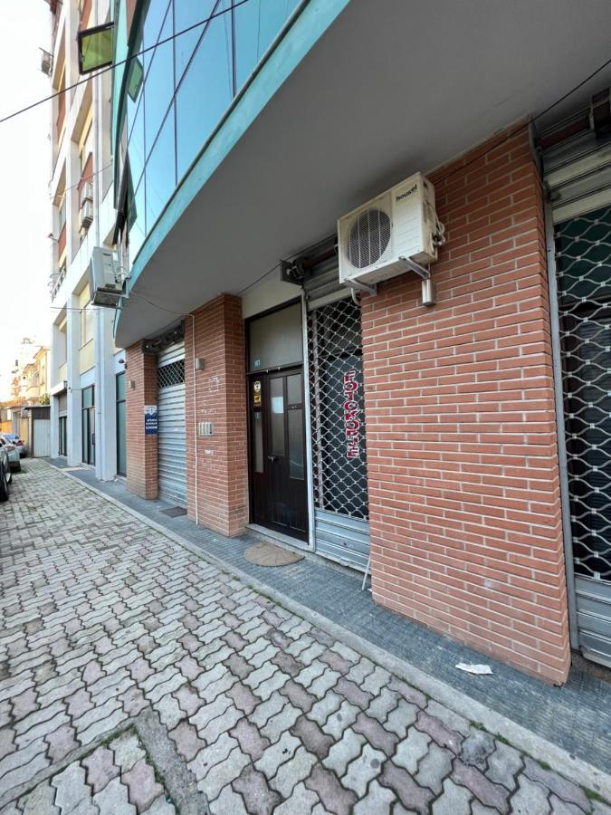 City Center Apartment In Shkodër Exteriör bild