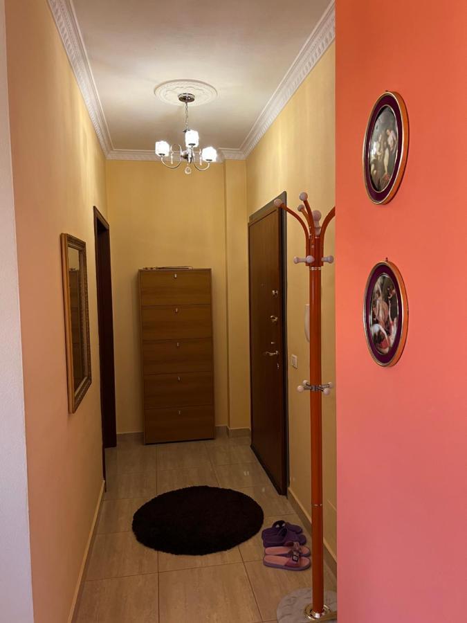 City Center Apartment In Shkodër Exteriör bild