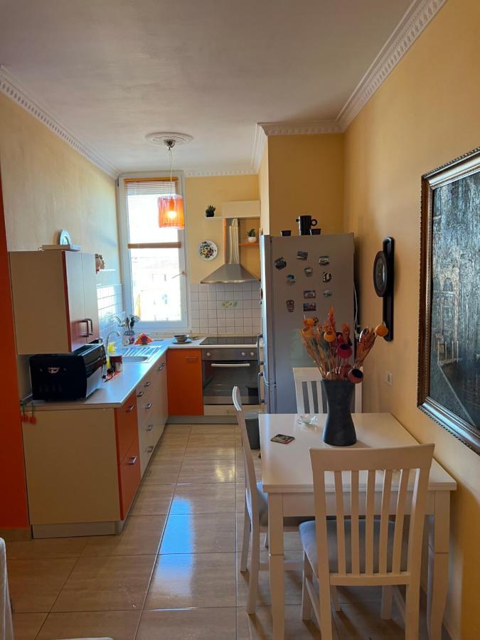 City Center Apartment In Shkodër Exteriör bild