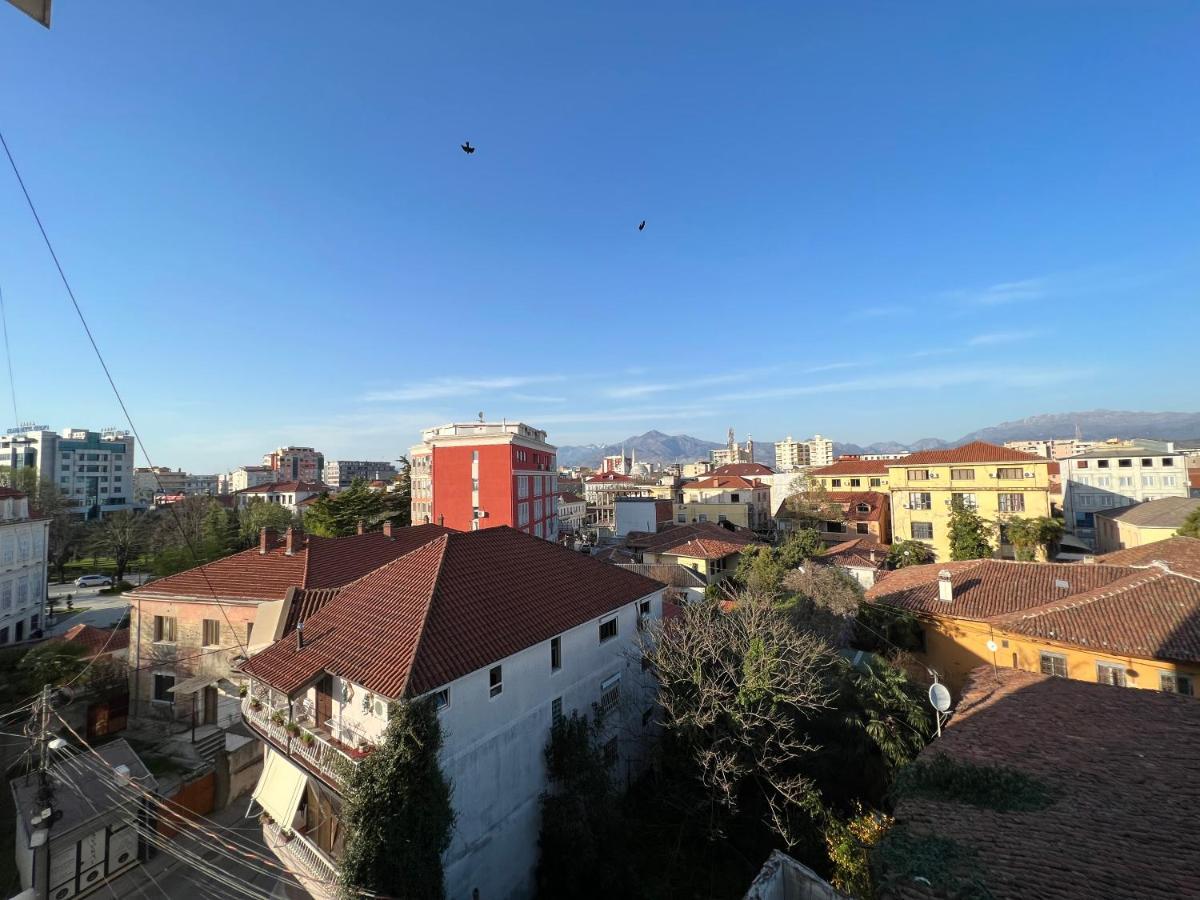 City Center Apartment In Shkodër Exteriör bild