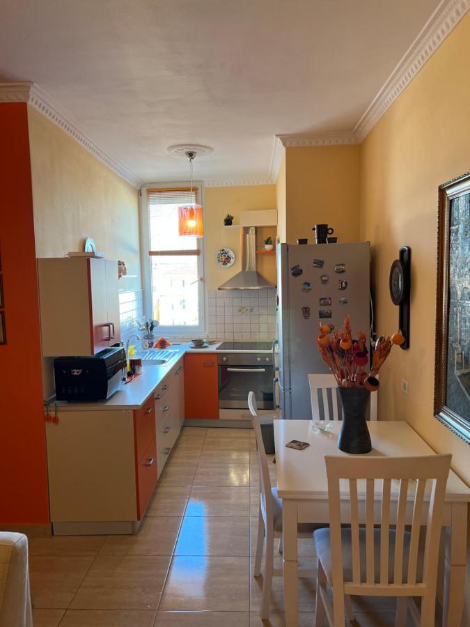 City Center Apartment In Shkodër Exteriör bild