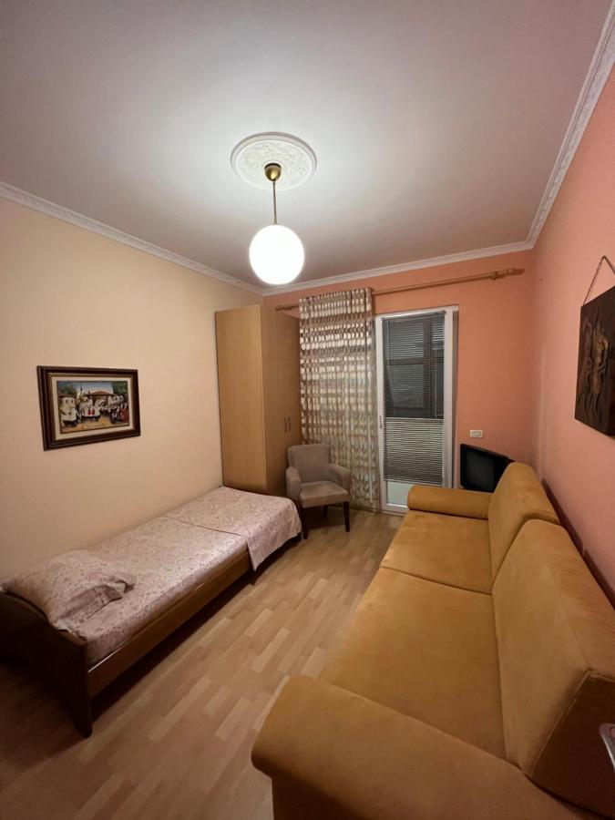 City Center Apartment In Shkodër Exteriör bild