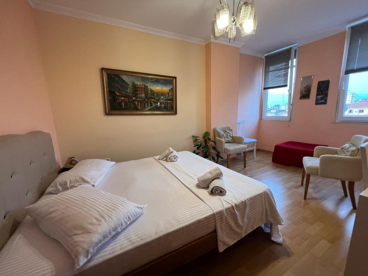City Center Apartment In Shkodër Exteriör bild